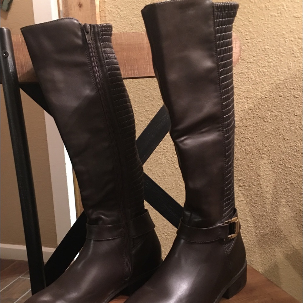 Zip Up Boots